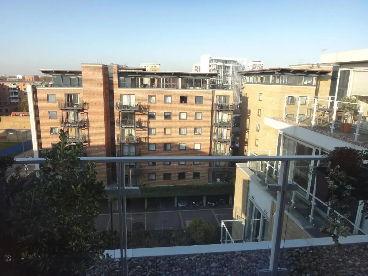Homestay Adriatic Building Apartment London